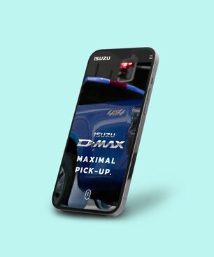 Ein Smartphone, auf dem eine ISUZU-Kundenreferenz aus dem Portfolio der Krankikom GmbH präsentiert wird.